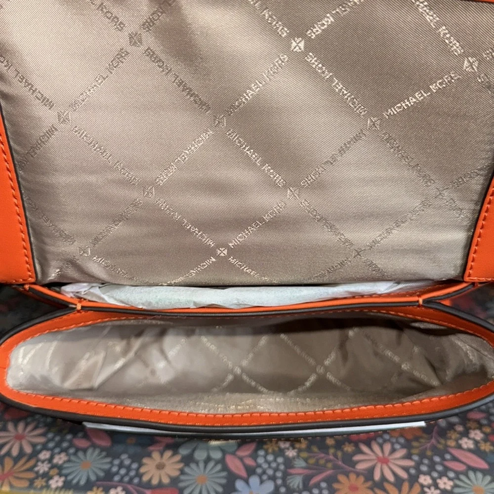 🔥NWT Michael Kors studded shoulder bags